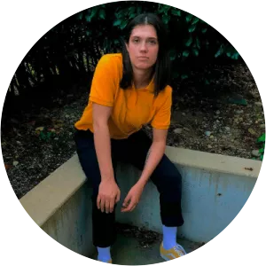 ZOEY LEVEN - Musical artist