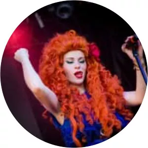 Žofie Dařbujánová - Singer