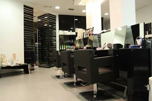 Zohair Zoppo Di Roberto E C. S.N.C. - Hairdresser in Nichelino, Italy