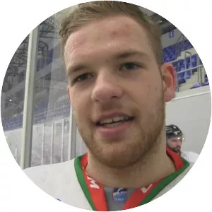 Zsombor Garát - Ice hockey defenceman