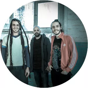 Zulu 9. 30 - Musical group