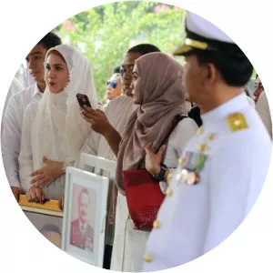 Zumarnis Zein - Marini Zumarnis' father